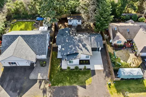 793 Island Cir SE, Ocean Shores, WA 98569
