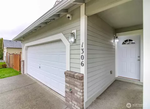 1306 Hansberry Ave NE, Orting, WA 98360 photo 2