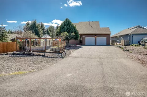 257 Chaparral St SE, Ocean Shores, WA 98569