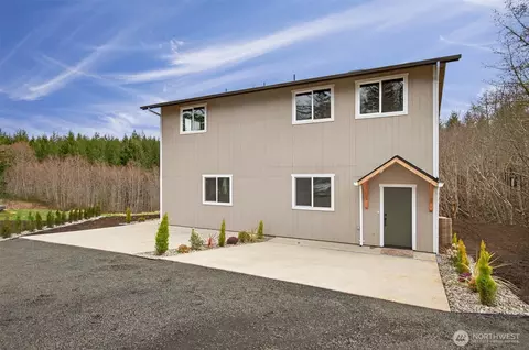 11 Sun Crest Ln, Cathlamet, WA 98612