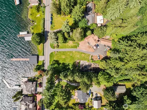 13117 Holmes Point Dr NE, Kirkland, WA 98034