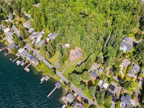 13104 Holmes Point Dr NE, Kirkland, WA 98034