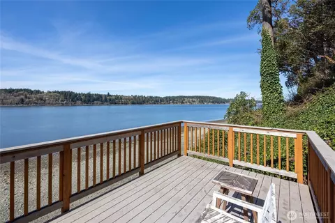211 E Shoreline Ln, Shelton, WA 98584