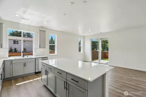 Kitchen - 23962 36th Ave SE #4, Bothell, WA 98021 photo 3 of 4