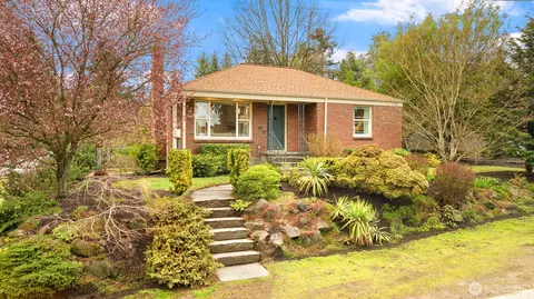 1502 N 107th St, Seattle, WA 98133