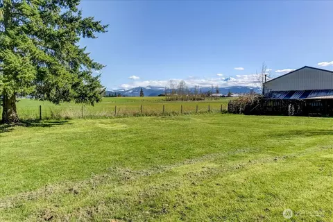 Exterior - 43004 196th Ave SE, Enumclaw, WA 98022 photo 4 of 13