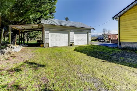 Exterior - 43004 196th Ave SE, Enumclaw, WA 98022 photo 5 of 13
