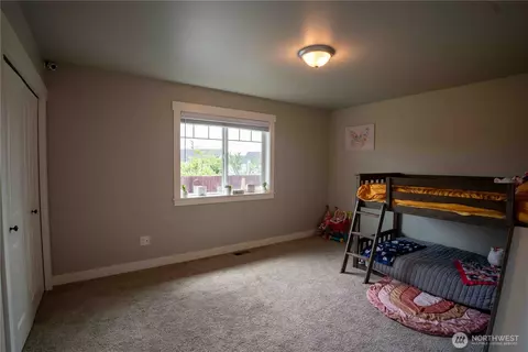Bedroom - 413 Cornerstone Dr, Sumas, WA 98295 photo 5 of 9