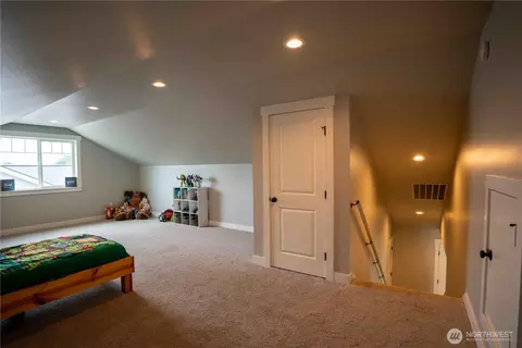 Bedroom - 413 Cornerstone Dr, Sumas, WA 98295 photo 7 of 9