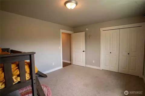 Bedroom - 413 Cornerstone Dr, Sumas, WA 98295 photo 6 of 9