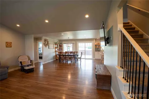 Other - 413 Cornerstone Dr, Sumas, WA 98295 photo 1 of 7