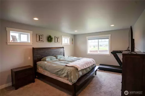 Bedroom - 413 Cornerstone Dr, Sumas, WA 98295 photo 1 of 9