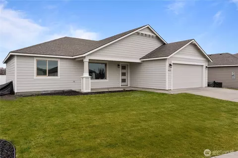 4215 W Sandy Ct, Moses Lake, WA 98837