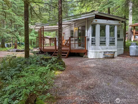 158 E 3 E Big River Blvd, Deming, WA 98244