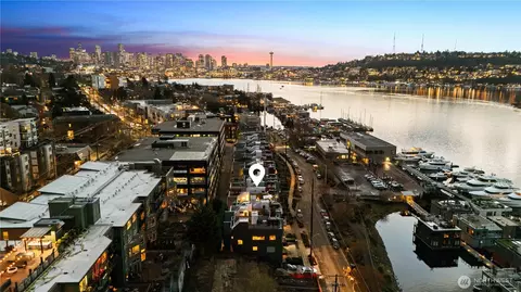 View/Area - 2832 Fairview Ave E, Seattle, WA 98102 photo 2 of 2