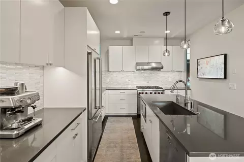 Kitchen - 2832 Fairview Ave E, Seattle, WA 98102 photo 5 of 6