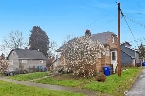 Exterior - 2209 21st St, Everett, WA 98201 photo 3 of 6