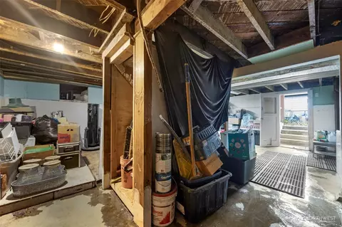 Entry Way - 2209 21st St, Everett, WA 98201 photo 2 of 2