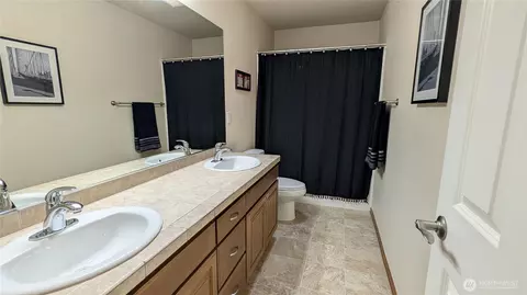 Bath - 4415 220th St SE, Bothell, WA 98021 photo 2 of 2