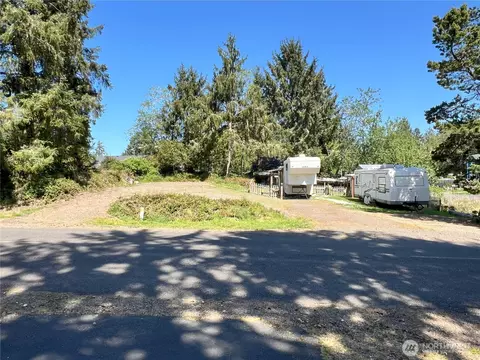 1913 321st Pl, Ocean Park, WA 98640
