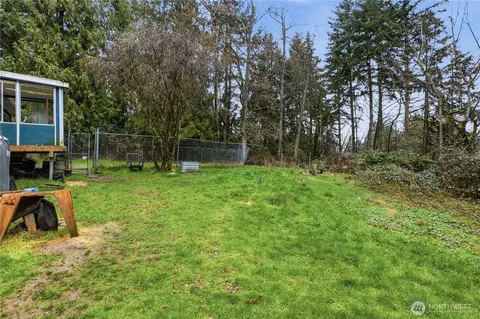 Exterior - 20327 W Richmond Rd, Bothell, WA 98021 photo 5 of 6
