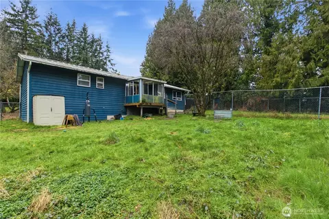 Exterior - 20327 W Richmond Rd, Bothell, WA 98021 photo 4 of 6