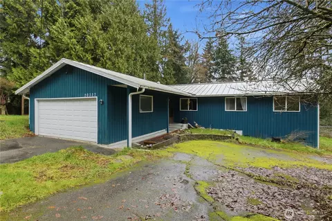 Exterior - 20327 W Richmond Rd, Bothell, WA 98021 photo 1 of 6