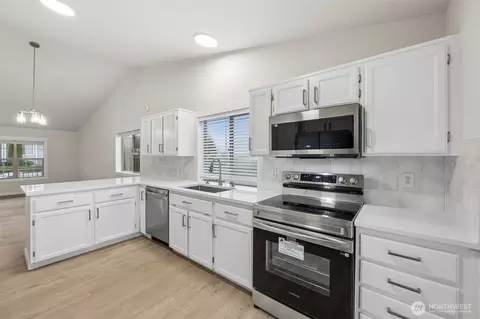 Kitchen - 20009 40th Ave E, Spanaway, WA 98387 photo 1 of 4
