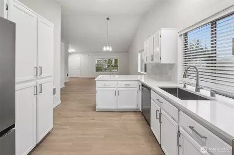 Kitchen - 20009 40th Ave E, Spanaway, WA 98387 photo 2 of 4