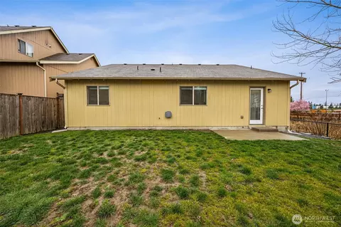 Exterior - 20009 40th Ave E, Spanaway, WA 98387 photo 4 of 4