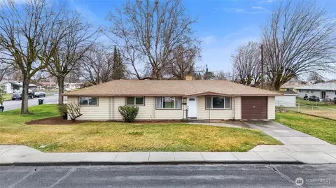 437 Sharon Ave E, Moses Lake, WA 98837