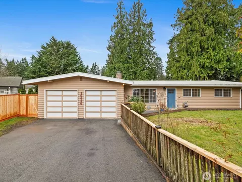 16430 65th Ave W, Lynnwood, WA 98037