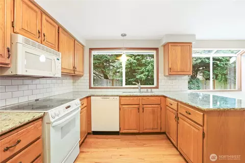 Kitchen - 18309 26th Dr SE, Bothell, WA 98012 photo 1 of 2