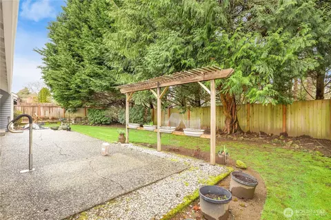 Exterior - 18309 26th Dr SE, Bothell, WA 98012 photo 4 of 6