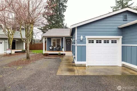 422 Oak Hill Ln, Burlington, WA 98233