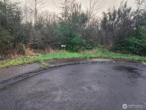 1 Murre Ct, Hoquiam, WA 98550