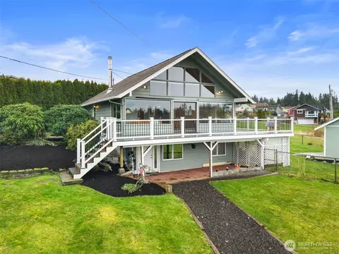 5181 NE Cedar Ln, Hansville, WA 98340