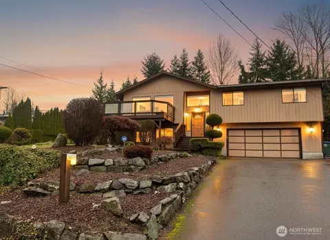 3018 Alabama St, Bellingham, WA 98229
