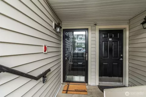 12404 E Gibson Rd #J105, Everett, WA 98204