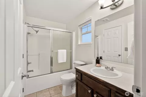 Bath - 311 168th Pl SE, Bothell, WA 98012 photo 3 of 3