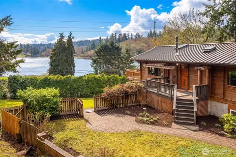 8121 SW 222nd Pl, Vashon, WA 98070
