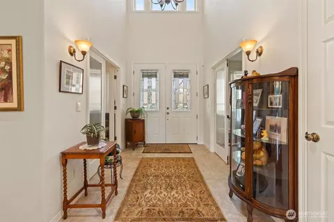 Entry Way - 301 Russell Rd, Winlock, WA 98596 photo 1 of 1
