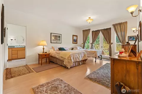 Bedroom - 301 Russell Rd, Winlock, WA 98596 photo 1 of 4