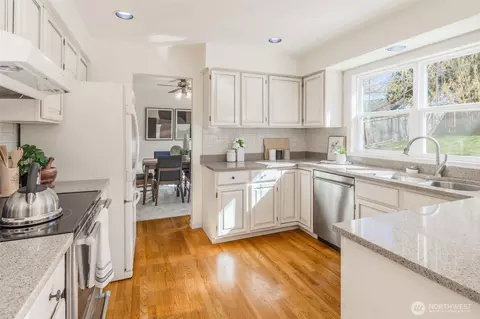 Kitchen - 12327 44 Dr SE, Everett, WA 98208 photo 2 of 2