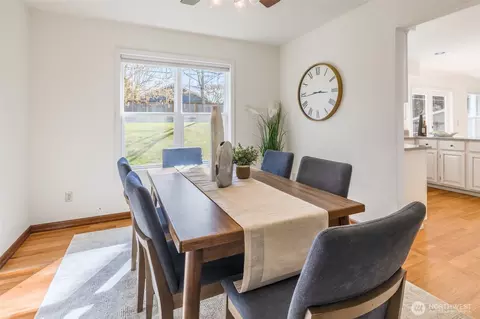 Dining - 12327 44 Dr SE, Everett, WA 98208 photo 1 of 1