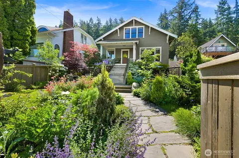 250 N Forest St, Bellingham, WA 98225