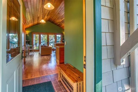 Entry Way - 69 Myer S, Eastsound, WA 98245 photo 2 of 2
