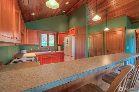 Kitchen - 69 Myer S, Eastsound, WA 98245 photo 3 of 3