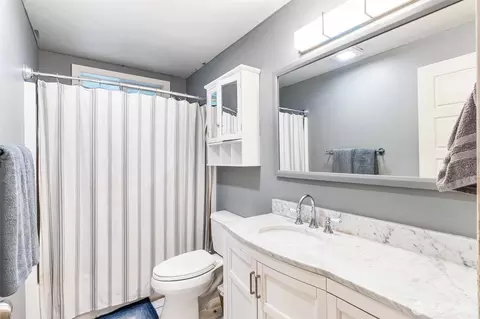 Bath - 510 Brown St SE, Orting, WA 98360 photo 1 of 1