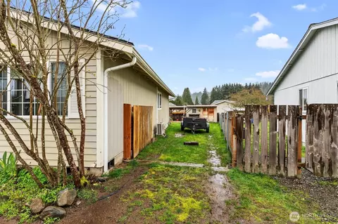 Exterior - 510 Brown St SE, Orting, WA 98360 photo 5 of 13